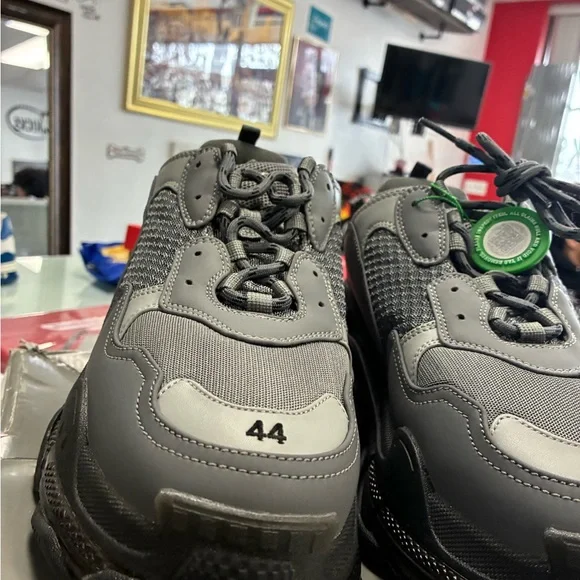 Balenciaga Triple S Sneakers Clear Sole Dark Grey Size 44 Pre Owned Used - Picture 4 of 14